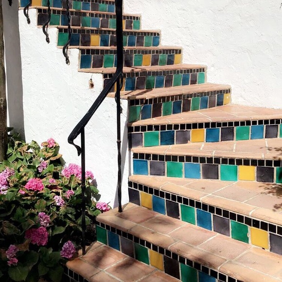 Meet your Posher, Nicole - Picture 1 of 1